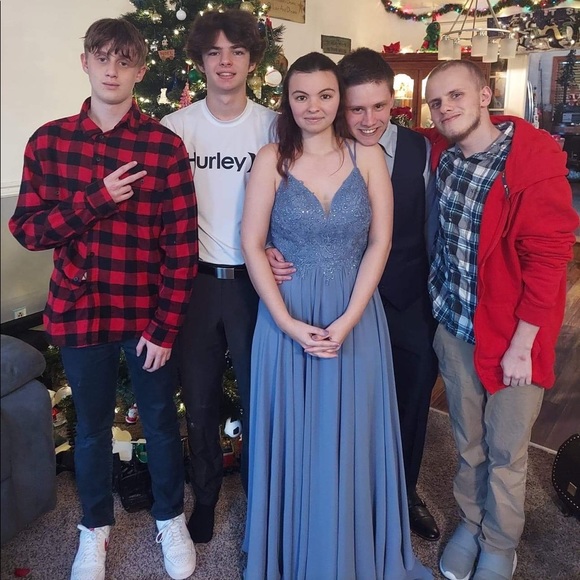 Meet your Posher, Brianna - Picture 2 of 4